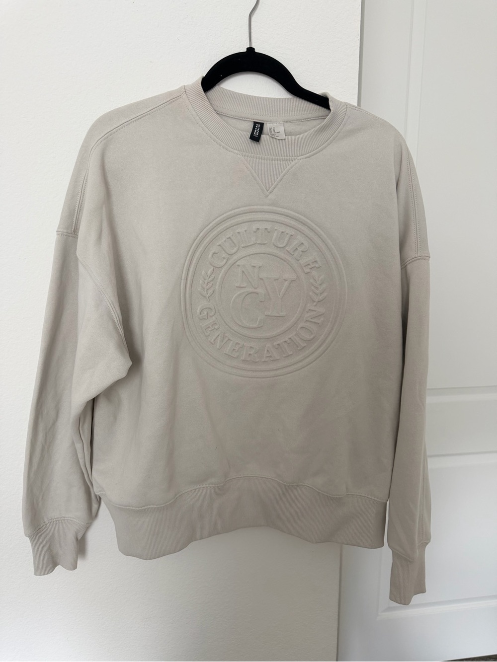 H&M Embossed Logo Crewneck Sweatshirt - Light Grey